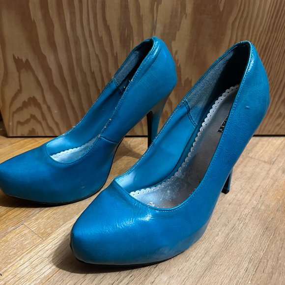 Heels Blue - Picture 3 of 5